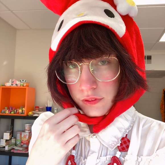 Meet your Posher, Allison - Picture 3 of 3